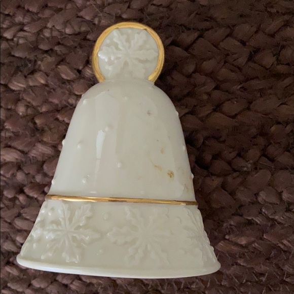 Lenox Snowflake ring bell 4 inches - Picture 1 of 3